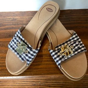 Dr. Scholls  Velcro size 8 EUC sandal with black and white gingham plaid